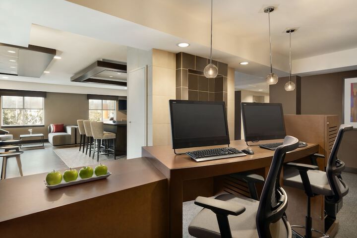 Business Center 28 of 29