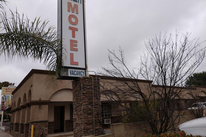 Hotel 8 of 21