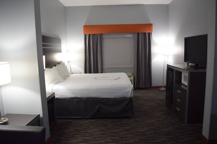 Room 30 of 46