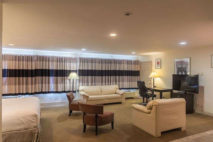 Room 16 of 32