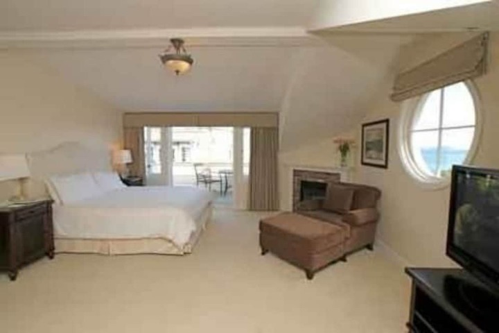 Room 22 of 31