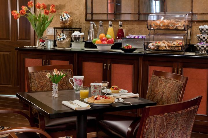 Breakfast/Coffee Service 26 of 36