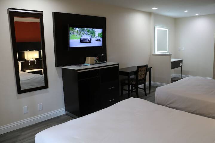 Room 17 of 32