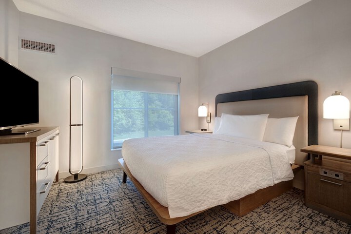 Room 21 of 33