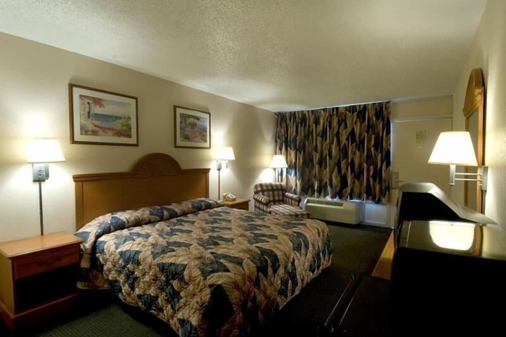 Room 17 of 49