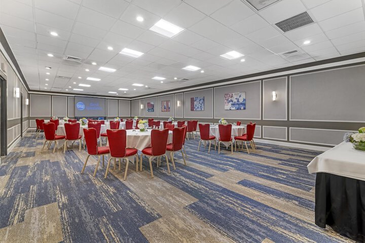 Best Western Royal Plaza Hotel & Trade Center