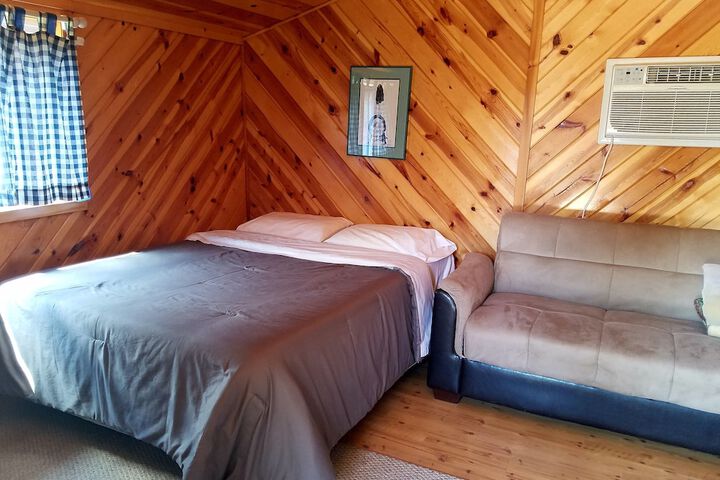 No Name City Luxury Cabins & RV