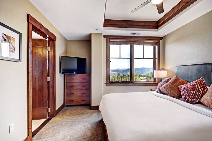 Room 56 of 182