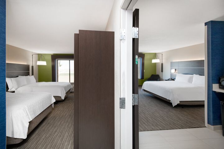 Room 25 of 48