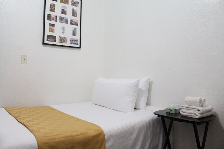 Room 25 of 34