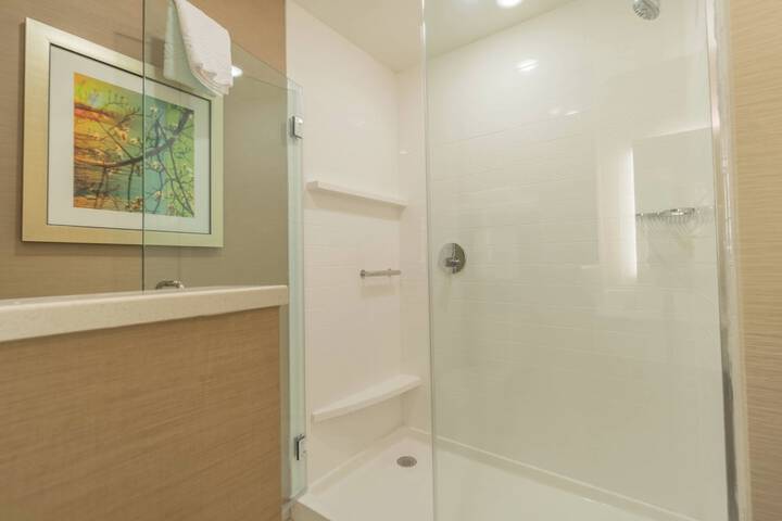 Room 14 of 25