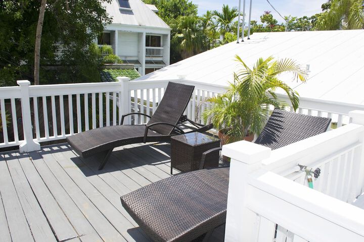 Sundeck 96 of 111