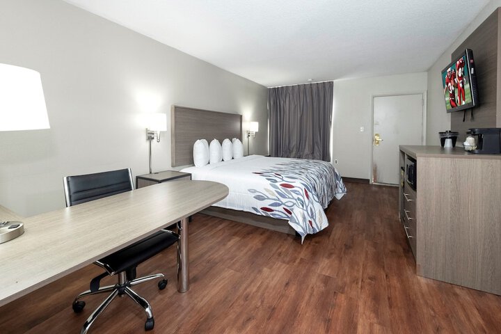 Room 17 of 40