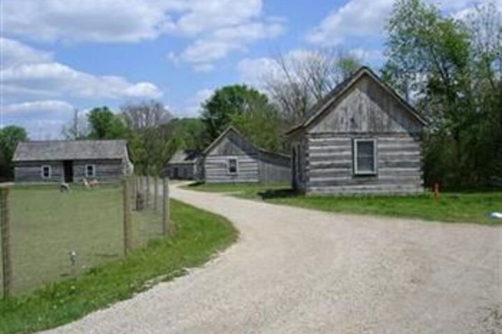 Galena Log Cabin Getaway