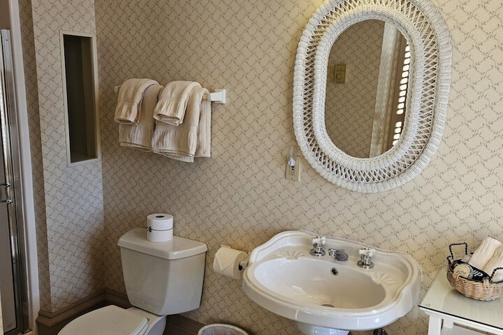 Room 62 of 95