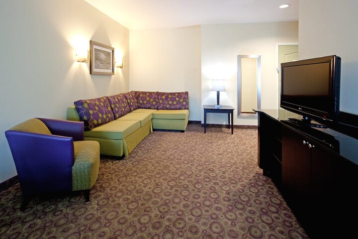 Room 16 of 39