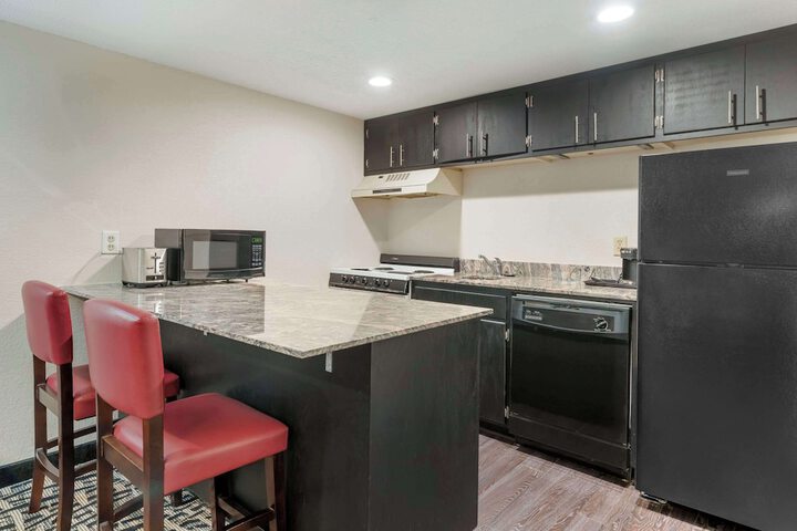 Quality Inn & Suites Mayo Clinic Area