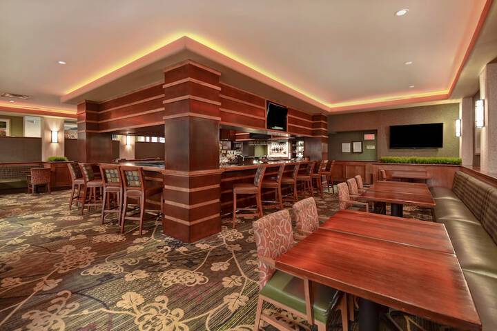 Embassy Suites by Hilton Lexington / UK Coldstream
