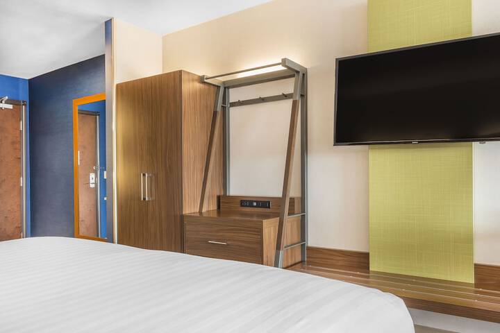 Room 18 of 39