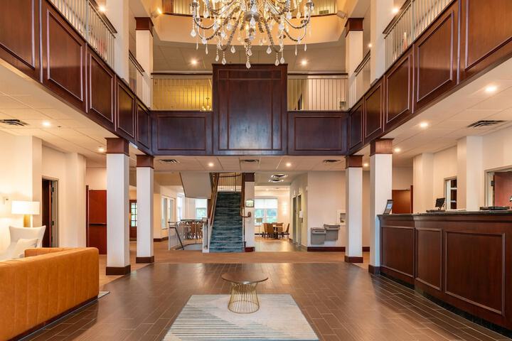 Comfort Inn & Suites Near Burke Mountain
