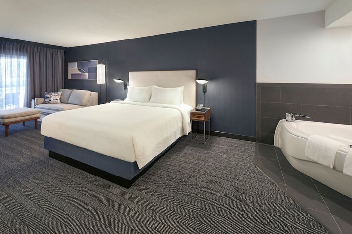 Room 18 of 33