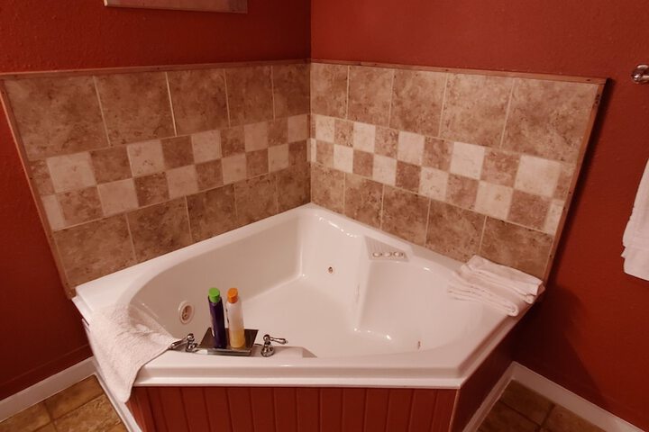 Room 32 of 49