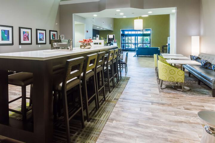 Hampton Inn White House