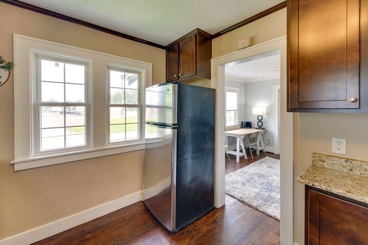 Pet-friendly Home w / Yard Near Downtown Royal Oak