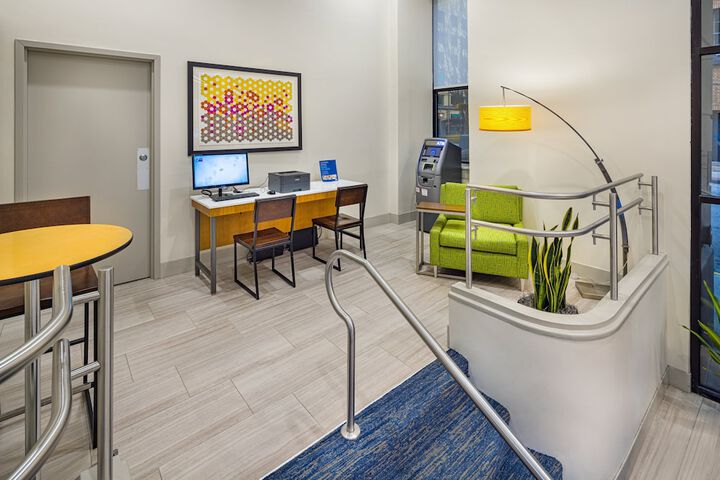 Business Center 75 of 75