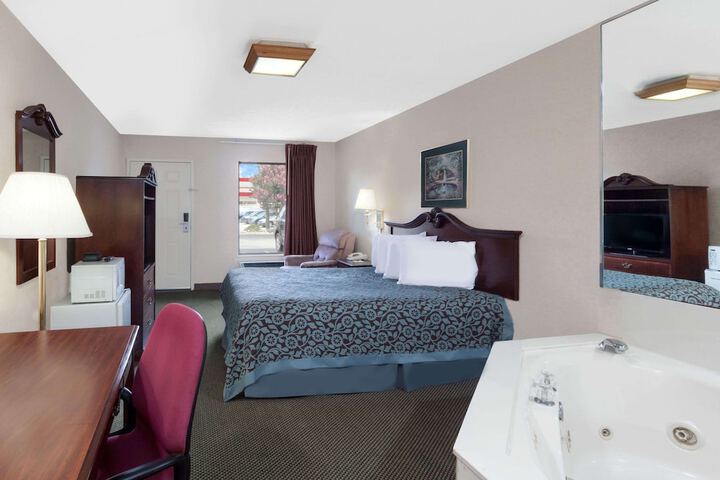 Days Inn by Wyndham Morristown