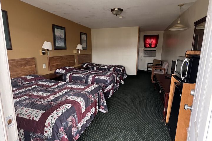 Room 8 of 30