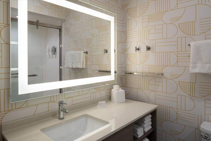 Home2 Suites by Hilton Montgomery Downtown