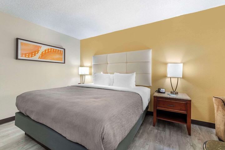 Room 14 of 34