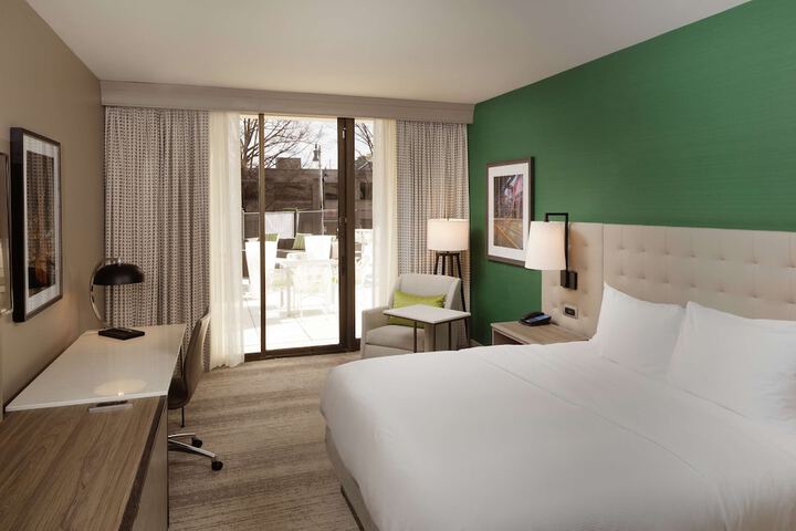 Room 34 of 87