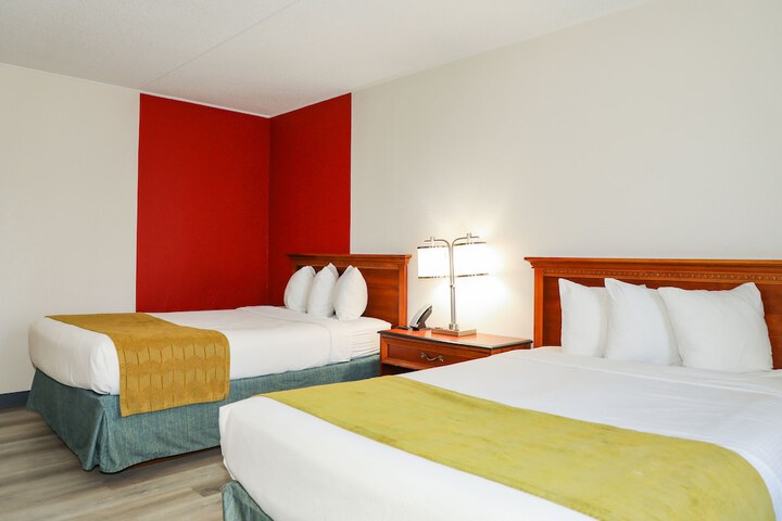 Ramada by Wyndham Cumberland Downtown