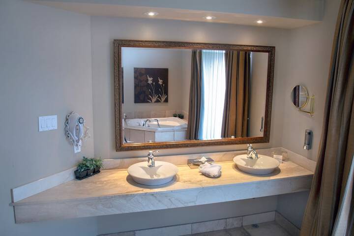 Hotel Brossard an Ascend Collection Hotel