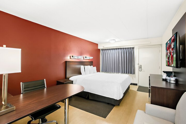 Room 13 of 33