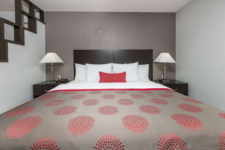Room 17 of 23