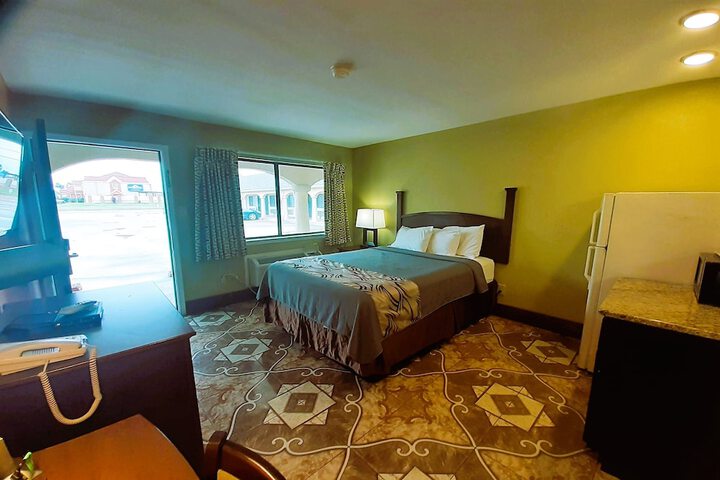 Room 36 of 43