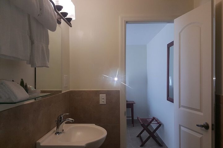 Room 34 of 85
