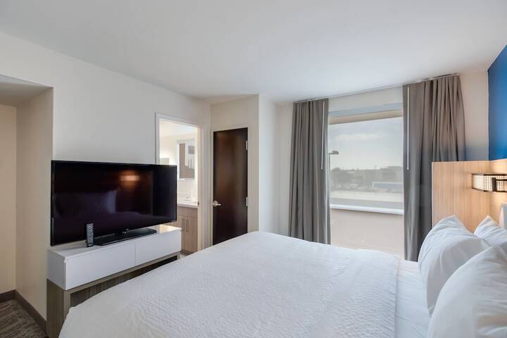 Room 33 of 46