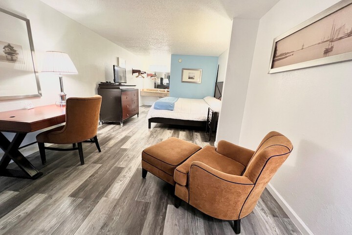 Room 12 of 19