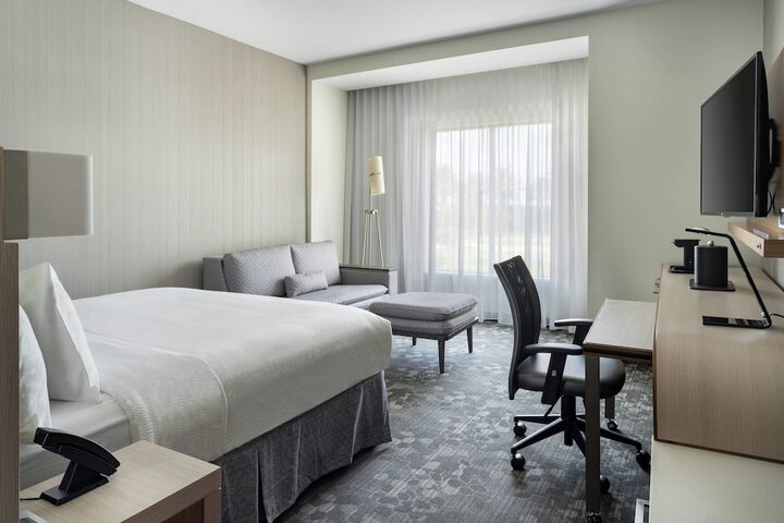 Room 17 of 19