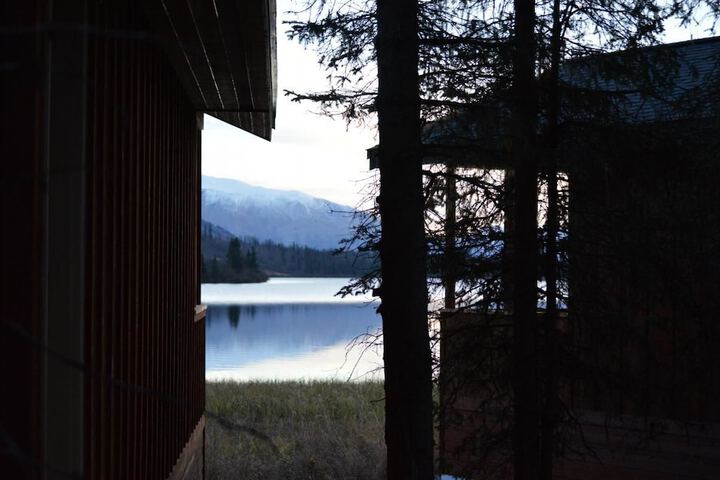 Summit Lake Lodge