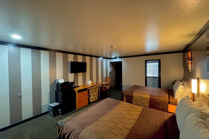Room 15 of 49