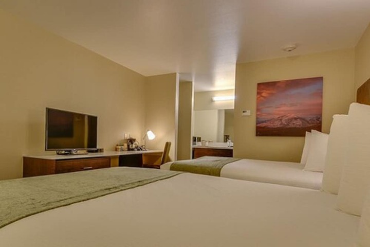 Room 16 of 32