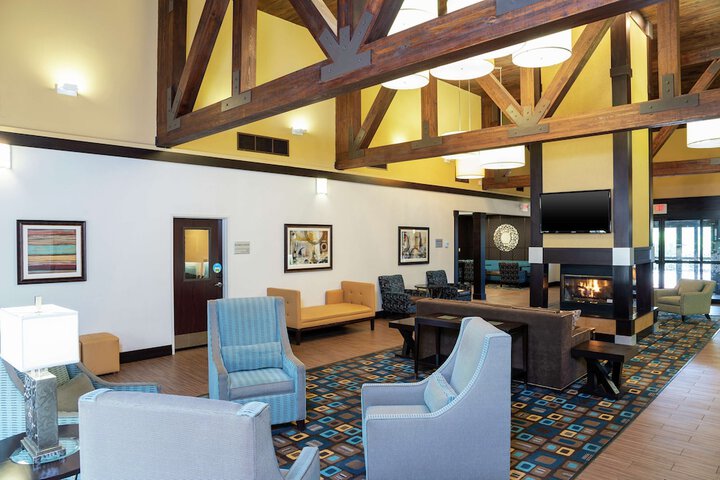 Hampton Inn & Suites Cleveland-Airport / Middleburg Heights