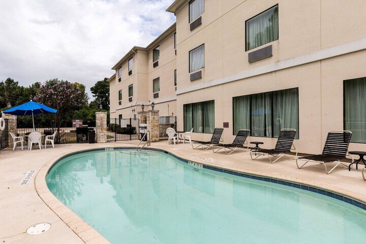 Pool 6 of 25