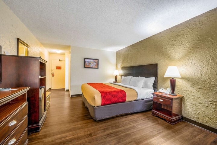 Room 9 of 19