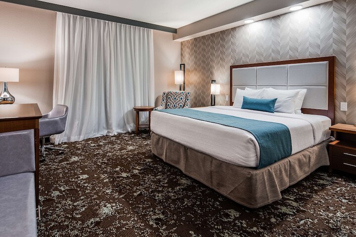 Best Western Premier Des Moines-Ankeny Hotel